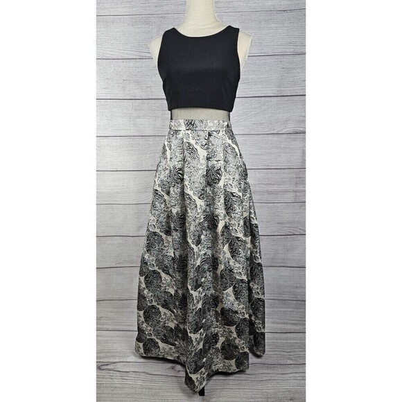 Aqua Zippered Floral Sleeveless Jewel Neck Full-Length Mesh Prom Dress Size 2 - Picture 1 of 10